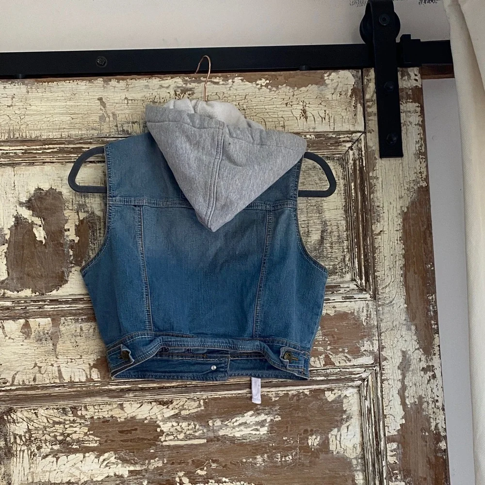 Classic Cropped Blue Denim Varsity Vest with Gray Removable Hood, Size M